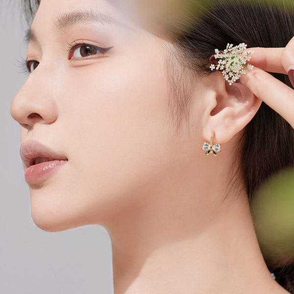 [Clover Jewelrys]Exquisitos Pendientes con Diseño de Lazo en Forma de Corazón