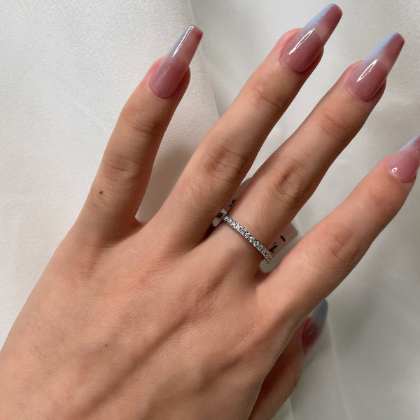 [Clover Joyas] Anillo Diario Delicado con Brillantes de Talla Redonda