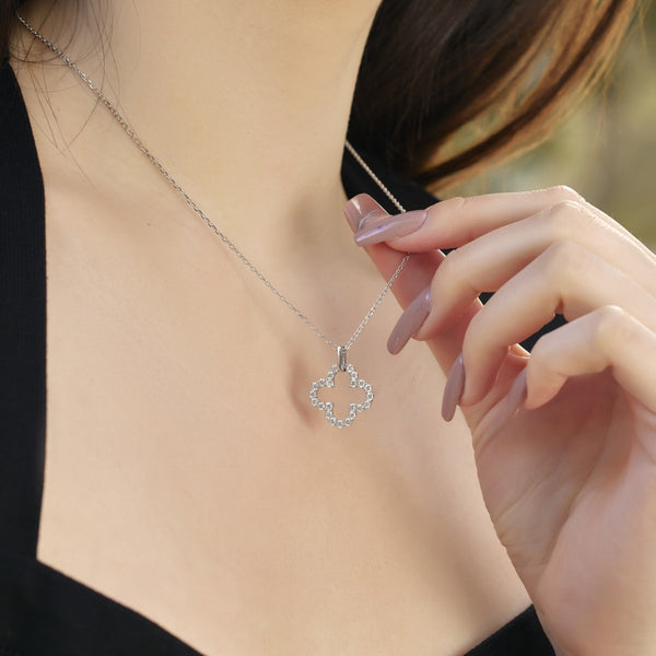 [Clover Jewelrys]Collar exquisito con diseño calado de trébol de cuatro hojas