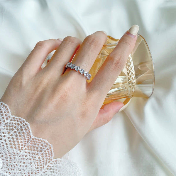 [Clover Jewelrys]Anillo de enamorados con corte de corazón Radiant Romance de 0,25 quilates
