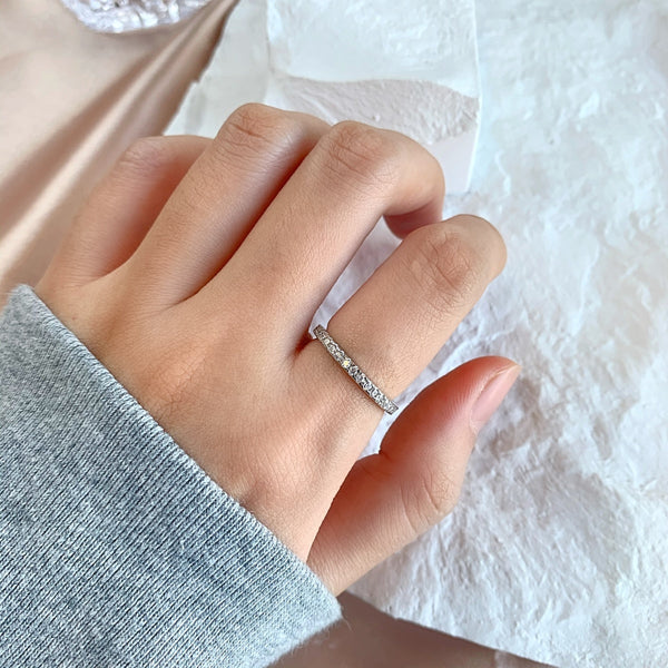 [Clover Joyas] Anillo Diario Delicado con Brillantes de Talla Redonda