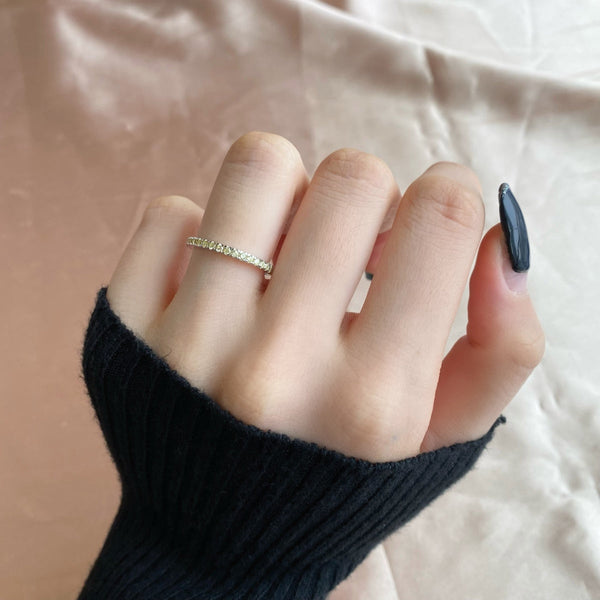 [Clover Joyas] Anillo Diario Delicado con Brillantes de Talla Redonda