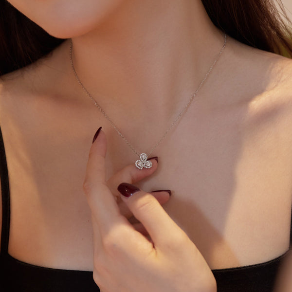 [Clover Jewelrys]Collar elegante con forma de flor y corte de pera
