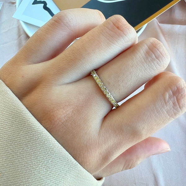 [Clover Joyas] Anillo Diario Delicado con Brillantes de Talla Redonda