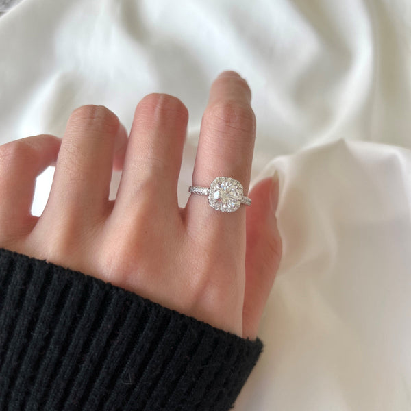 [Clover Jewelrys]Anillo de boda deslumbrante y resplandeciente con talla redonda