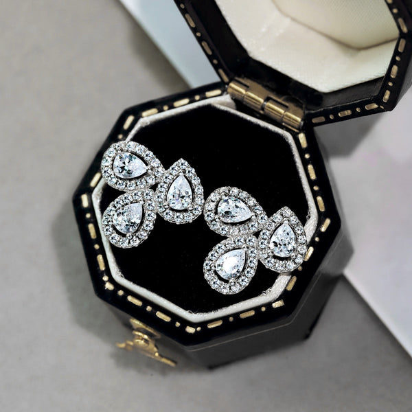 [Clover Jewelrys]Pendientes en forma de flor adornada con corte de pera para amantes