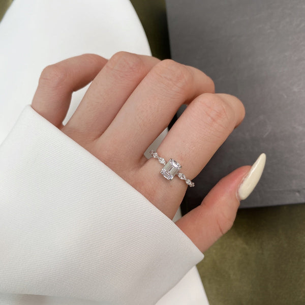 [Clover Jewelrys] Anillo diario radiante de corte radiante de 1,0 quilates