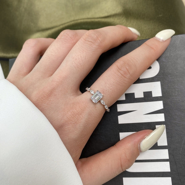 [Clover Jewelrys] Anillo diario radiante de corte radiante de 1,0 quilates