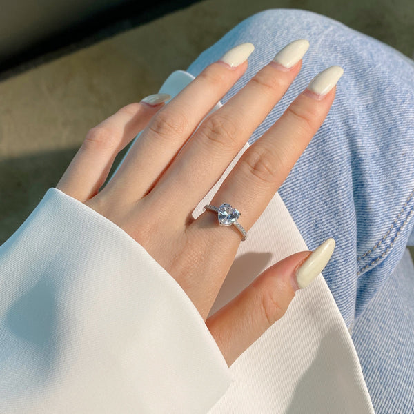 [Clover Jewelrys] Anillo de amor deslumbrante y brillante de 2.0 quilates con corte de corazón