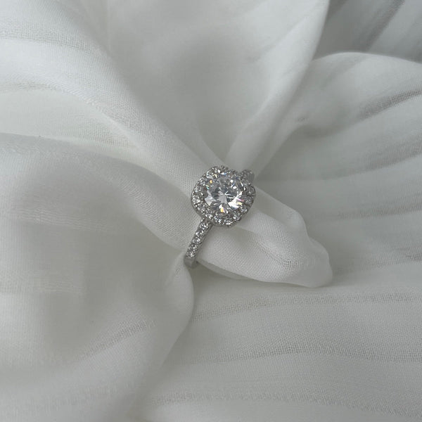 [Clover Jewelrys]Anillo de boda deslumbrante y resplandeciente con talla redonda