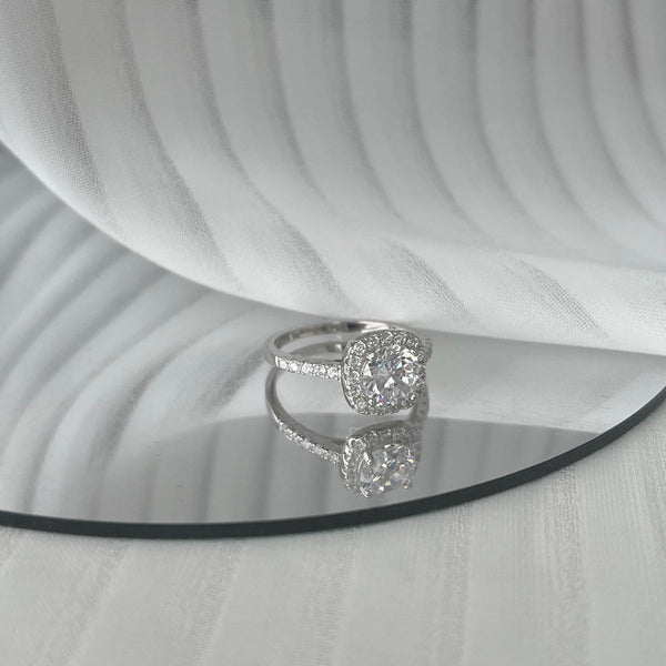 [Clover Jewelrys]Anillo de boda deslumbrante y resplandeciente con talla redonda