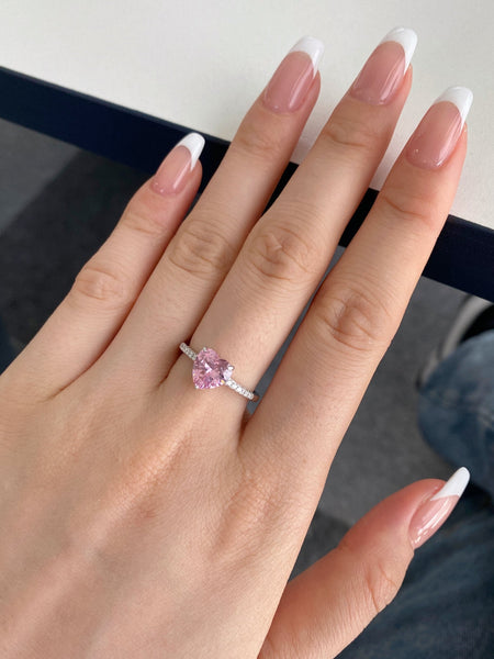 [Clover Jewelrys] Anillo de amor deslumbrante y brillante de 2.0 quilates con corte de corazón