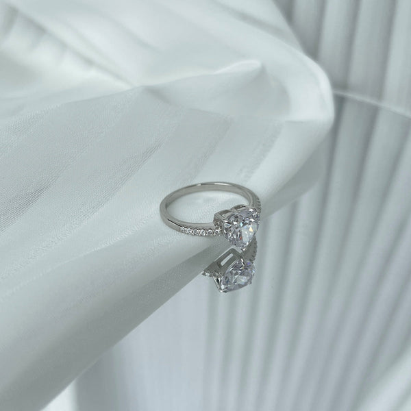 [Clover Jewelrys] Anillo de amor deslumbrante y brillante de 2.0 quilates con corte de corazón