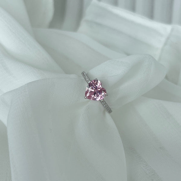 [Clover Jewelrys] Anillo de amor deslumbrante y brillante de 2.0 quilates con corte de corazón
