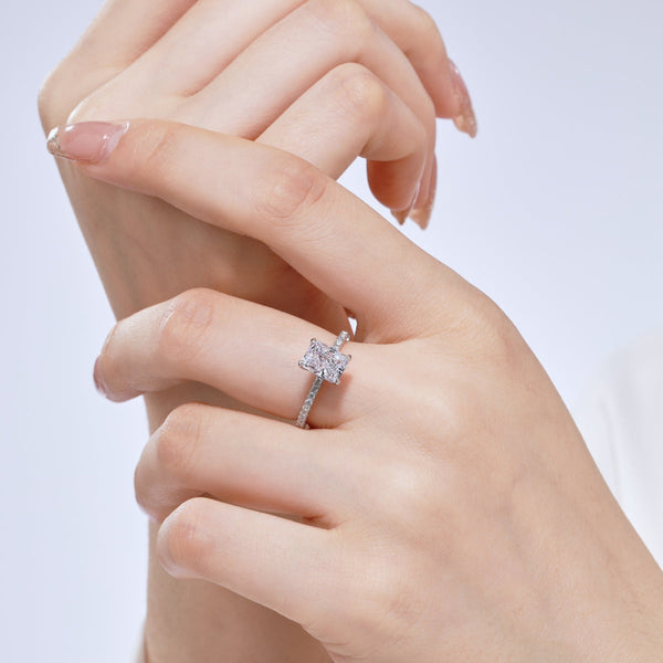 [Clover Jewelrys]Anillo de fiesta de corte radiante deslumbrante y brillante de 2,0 quilates