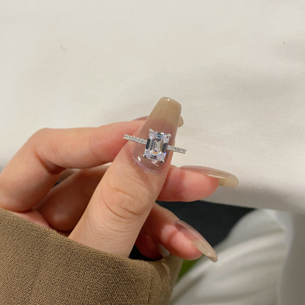 [Clover Jewelrys]Anillo de fiesta de corte radiante ornamentado y brillante de 2.0 quilates