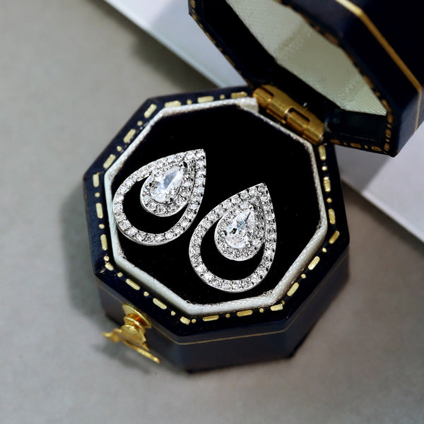 [Clover Jewelrys]Pendientes diarios delicados con forma de gota de agua brillante