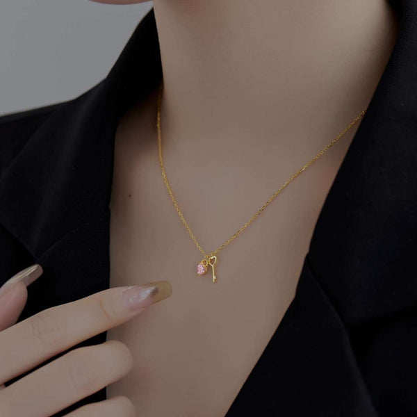 [Clover Jewelrys]Collar con colgante de llave única con forma de corazón