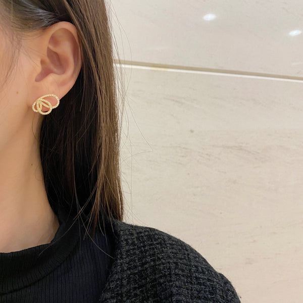 [Clover Jewelrys]Exquisitos aretes con forma de mariposa