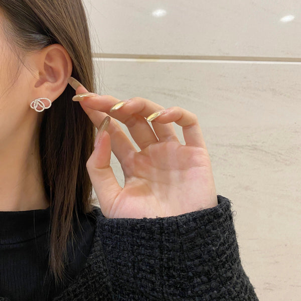 [Clover Jewelrys]Exquisitos aretes con forma de mariposa