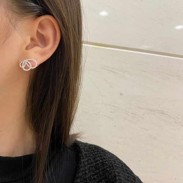 [Clover Jewelrys]Exquisitos aretes con forma de mariposa