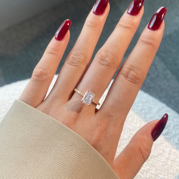 [Clover Jewelrys]Anillo de fiesta de corte radiante deslumbrante y brillante de 2,0 quilates