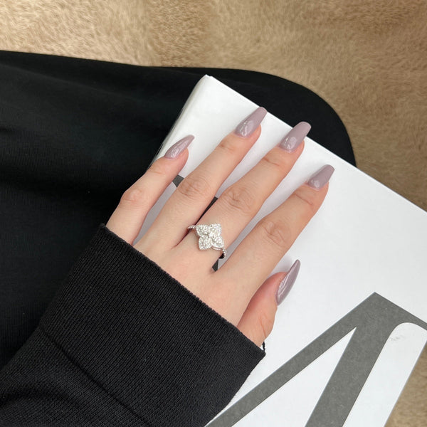 [Clover Jewelrys]Anillo de Banquete Lujoso con Forma de Flor Colorida