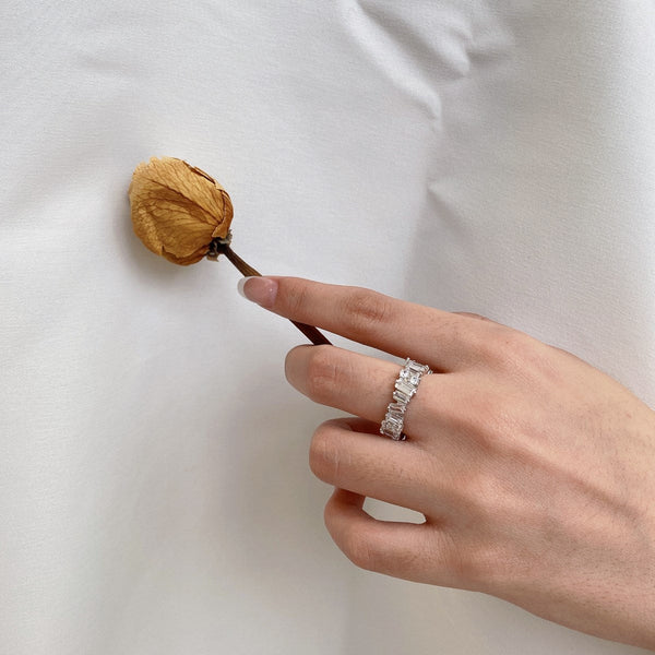 [Clover Joyas] Anillo de Tenis Delicado con Múltiples Formas