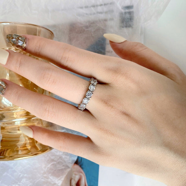 [Clover Jewelrys]Anillo Eternity con circonitas redondas