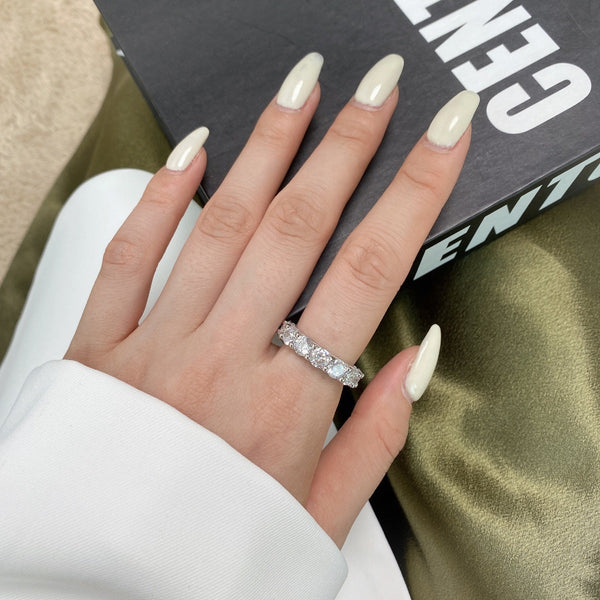 [Clover Jewelrys]Precioso Anillo de Tenis con Corte Redondo