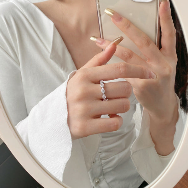[Clover Jewelrys]Exquisito Anillo de Tenis con Corte de Pera