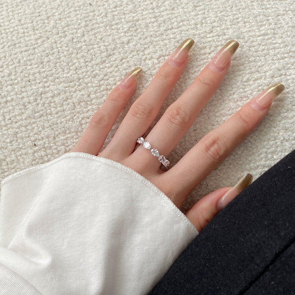 [Clover Jewelrys]Exquisito Anillo de Tenis con Corte de Pera