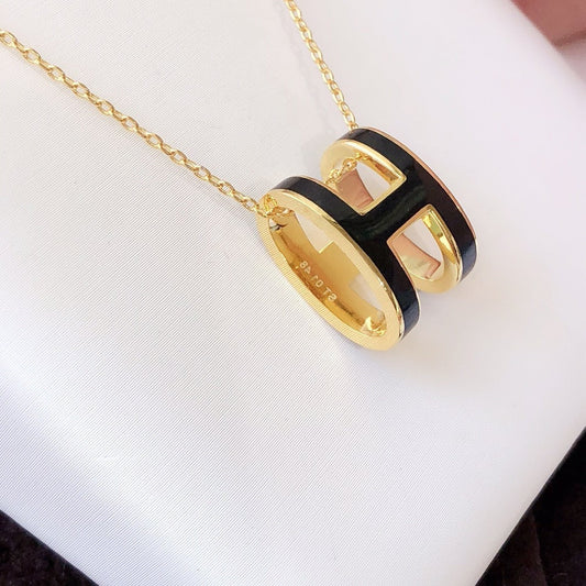 [Kincade Jewelrys]HM CLIC BLACK ENAMEL GOLD NECKLACE